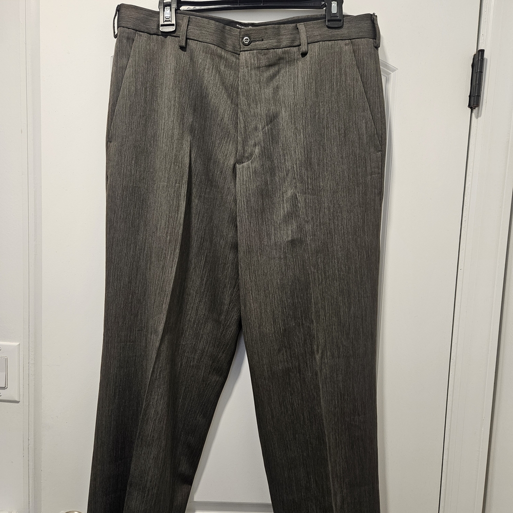 Dockers Men's Charcoal Dress Pants